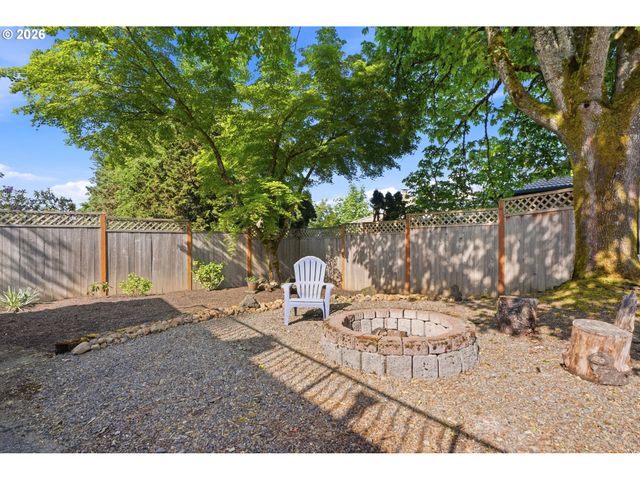 7748 BLINKHORN Way, Gladstone, OR 97027