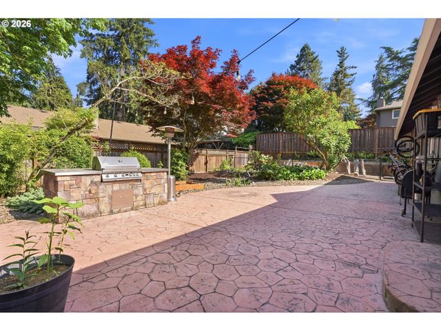 7748 BLINKHORN Way, Gladstone, OR 97027