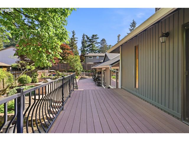 7748 BLINKHORN Way, Gladstone, OR 97027