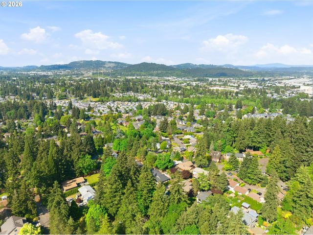 7748 BLINKHORN Way, Gladstone, OR 97027