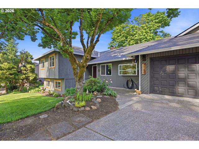 7748 BLINKHORN Way, Gladstone, OR 97027