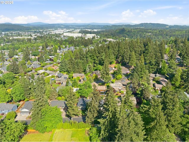 7748 BLINKHORN Way, Gladstone, OR 97027