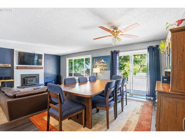 7748 BLINKHORN Way, Gladstone, OR 97027