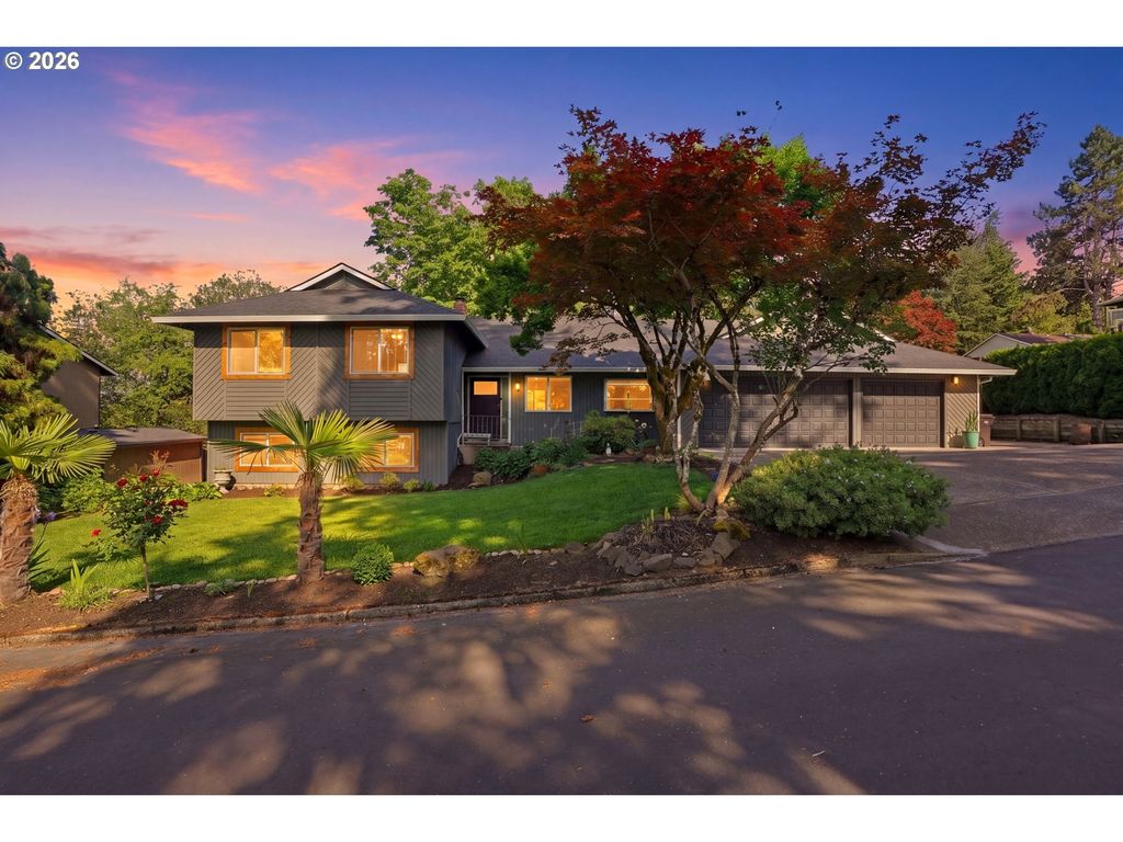 7748 BLINKHORN Way, Gladstone, OR 97027