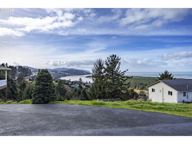 14901 Summit Rd, Pacific City, OR 97135