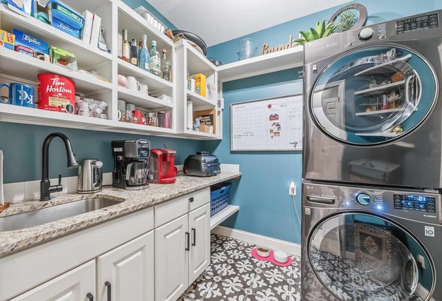 436 N Bridgefield Court, Wichita, KS 67230