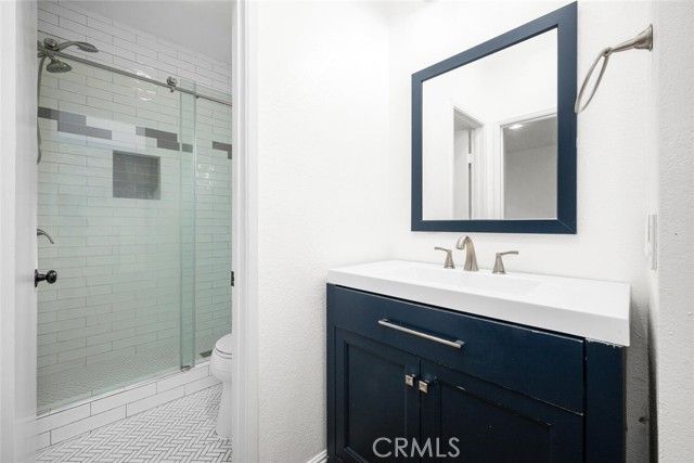 12101 Freeman, Hawthorne, CA 90250