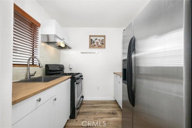 12101 Freeman, Hawthorne, CA 90250