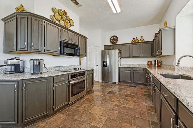 9806 Chasefield Drive, Rowlett, TX 75087