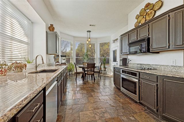 9806 Chasefield Drive, Rowlett, TX 75087