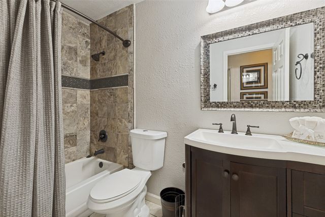 9806 Chasefield Drive, Rowlett, TX 75087