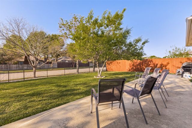 9806 Chasefield Drive, Rowlett, TX 75087