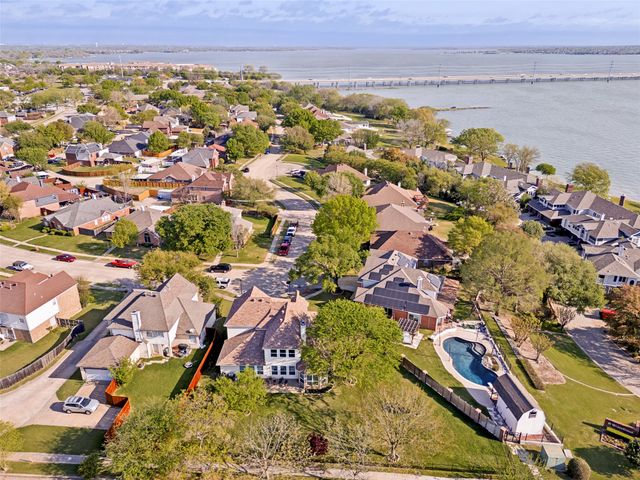 9806 Chasefield Drive, Rowlett, TX 75087