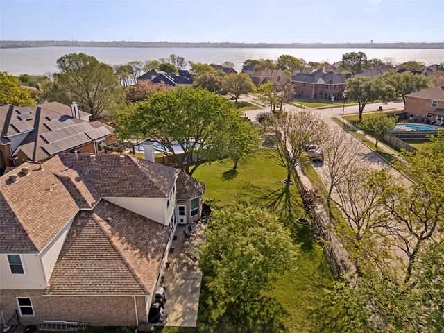 9806 Chasefield Drive, Rowlett, TX 75087