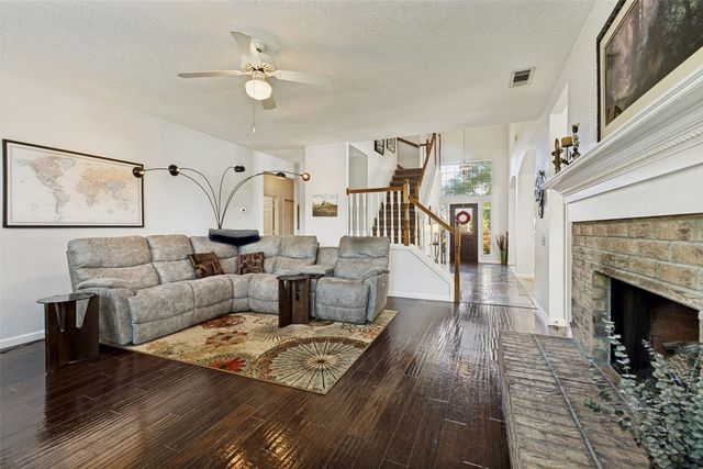 9806 Chasefield Drive, Rowlett, TX 75087