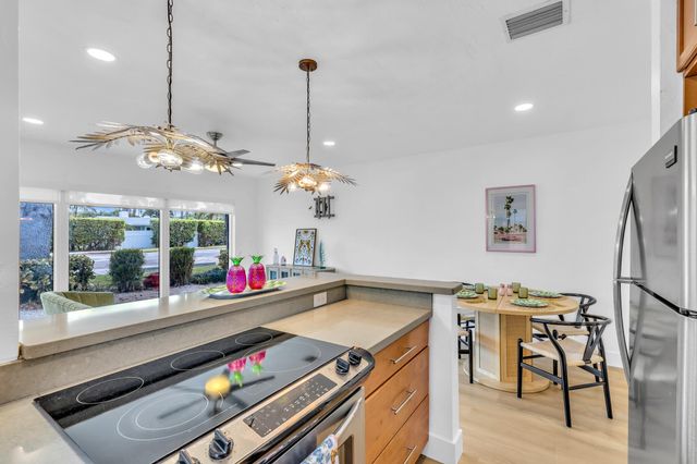 2412 NE 4th Street W, Pompano Beach, FL 33062