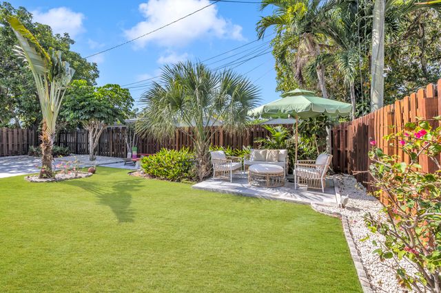 2412 NE 4th Street W, Pompano Beach, FL 33062