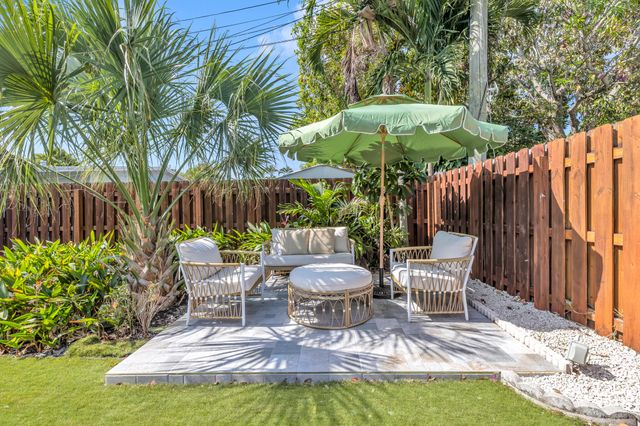 2412 NE 4th Street W, Pompano Beach, FL 33062