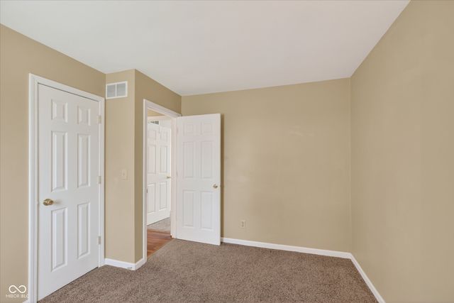 2430 Westline Drive, Columbus, IN 47203