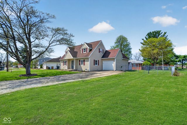 2430 Westline Drive, Columbus, IN 47203
