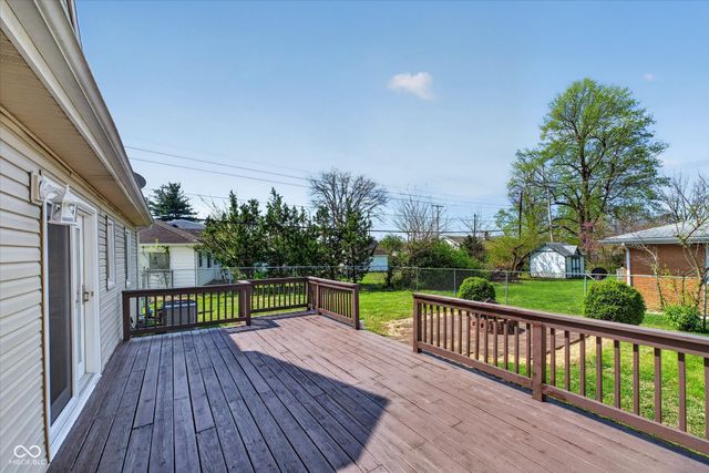 2430 Westline Drive, Columbus, IN 47203