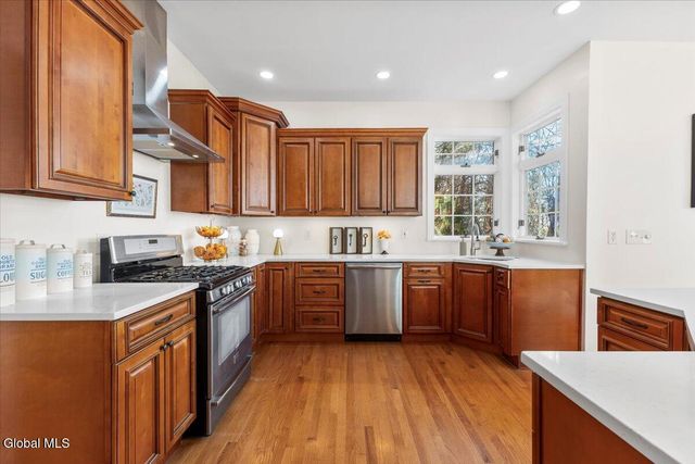 30 Stone Arabia Drive, Troy, NY 12180