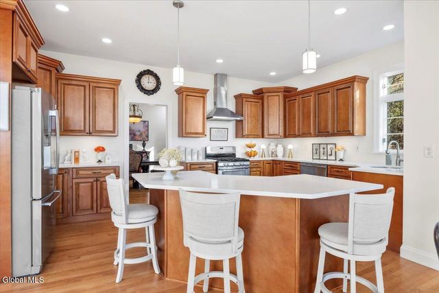 30 Stone Arabia Drive, Troy, NY 12180