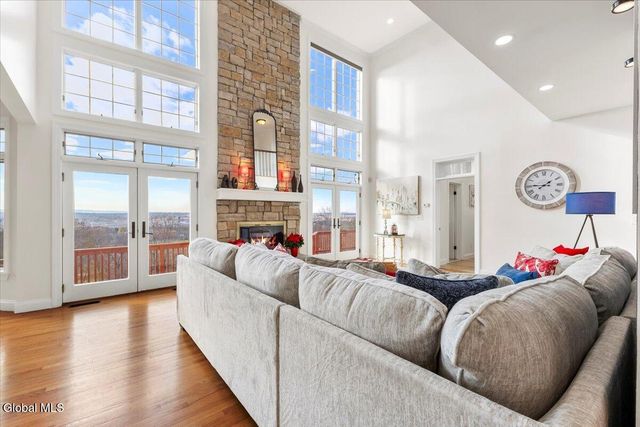 30 Stone Arabia Drive, Troy, NY 12180