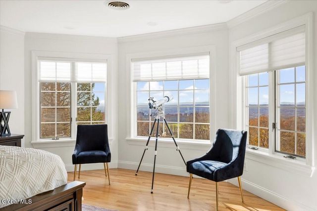 30 Stone Arabia Drive, Troy, NY 12180