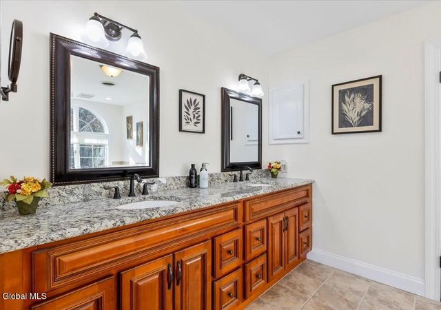 30 Stone Arabia Drive, Troy, NY 12180