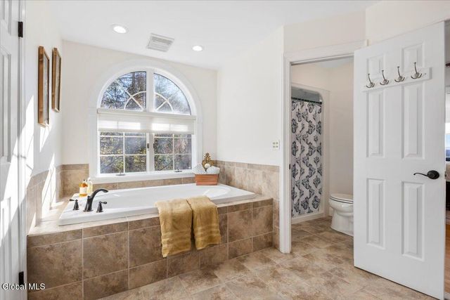 30 Stone Arabia Drive, Troy, NY 12180