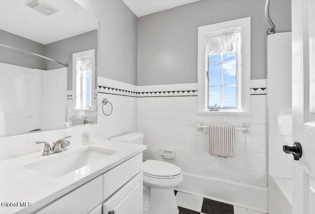 30 Stone Arabia Drive, Troy, NY 12180