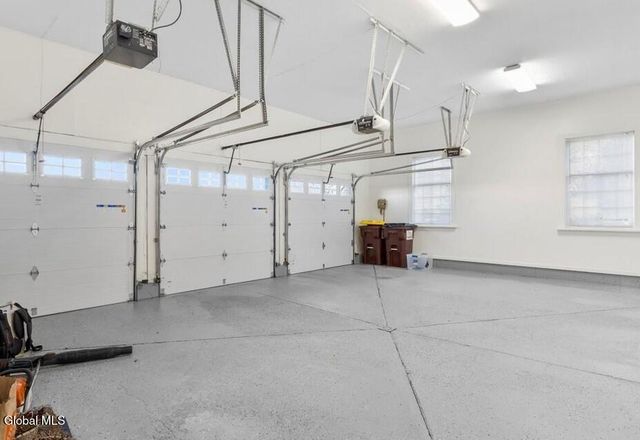 30 Stone Arabia Drive, Troy, NY 12180