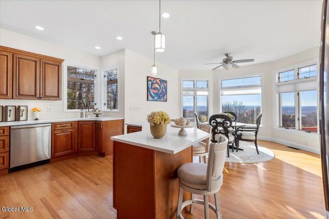 30 Stone Arabia Drive, Troy, NY 12180