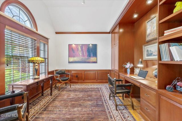 30 Stone Arabia Drive, Troy, NY 12180