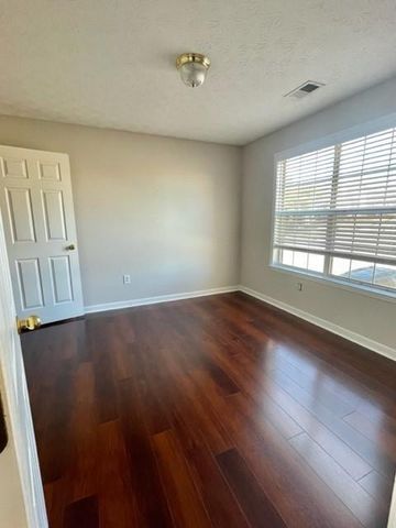 8043 Clearview Circle, Riverdale, GA 30296