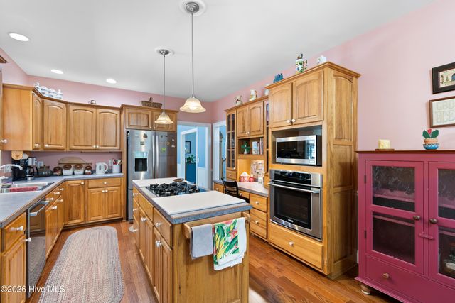1008 Newton Drive SE, Southport, NC 28461