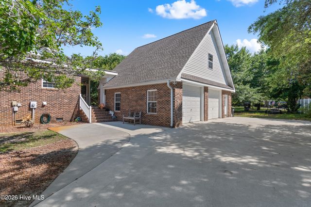 1008 Newton Drive SE, Southport, NC 28461
