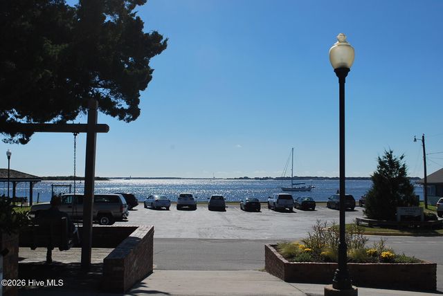 1008 Newton Drive SE, Southport, NC 28461