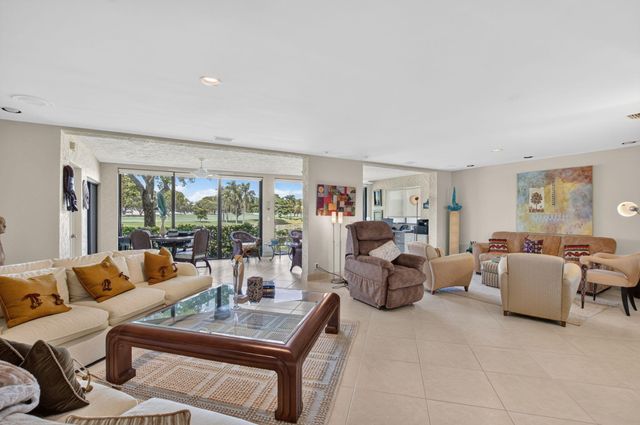 4 Eastgate Drive C, Boynton Beach, FL 33436