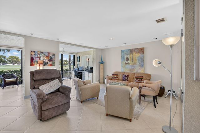 4 Eastgate Drive C, Boynton Beach, FL 33436