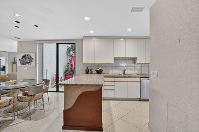 4 Eastgate Drive C, Boynton Beach, FL 33436