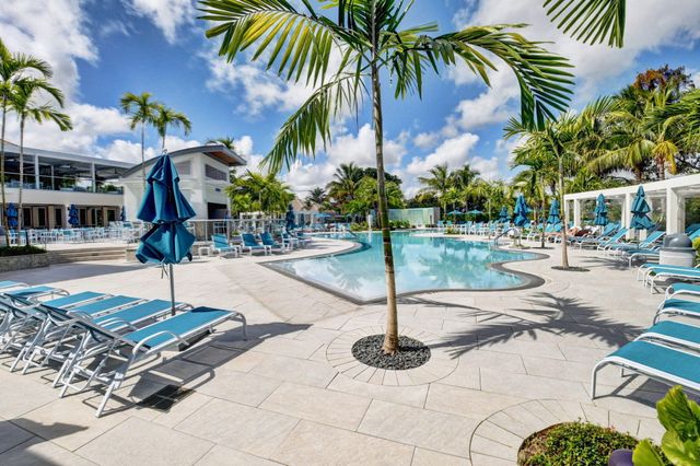 4 Eastgate Drive C, Boynton Beach, FL 33436