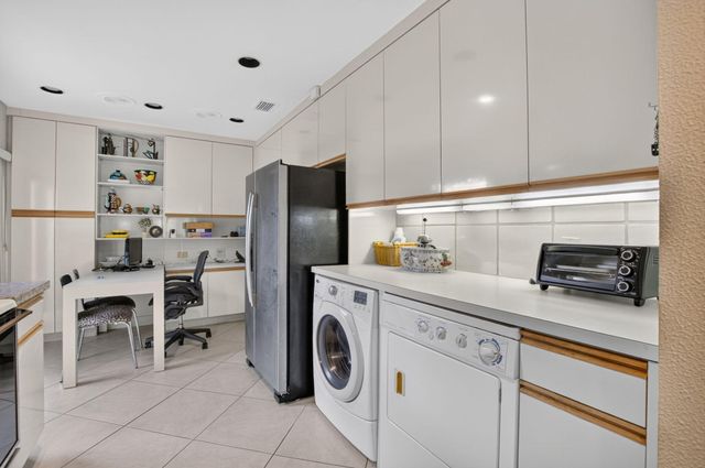 4 Eastgate Drive C, Boynton Beach, FL 33436