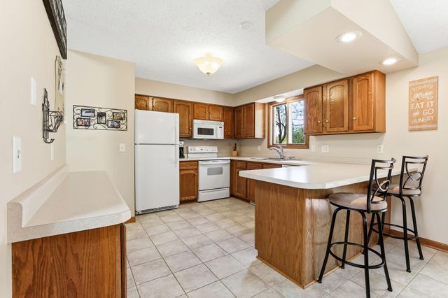 17701 Jaguar Path, Lakeville, MN 55044