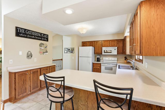 17701 Jaguar Path, Lakeville, MN 55044