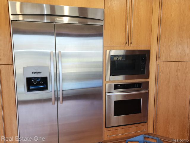 6660 Woodbank Drive, Bloomfield Hills, MI 48301