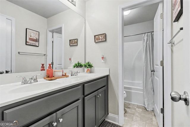 3802 Village Crossing Lane, Ellenwood, GA 30294