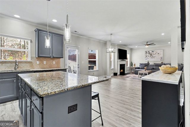 3802 Village Crossing Lane, Ellenwood, GA 30294