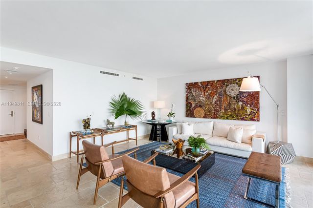 3400 SW 27th Ave 2104, Miami, FL 33133